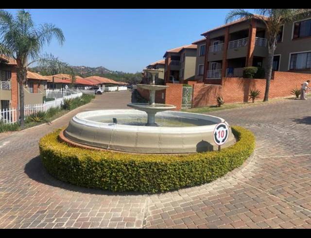 2 BEDROOM TOWNHOUSE FOR SALE IN GLENVISTA